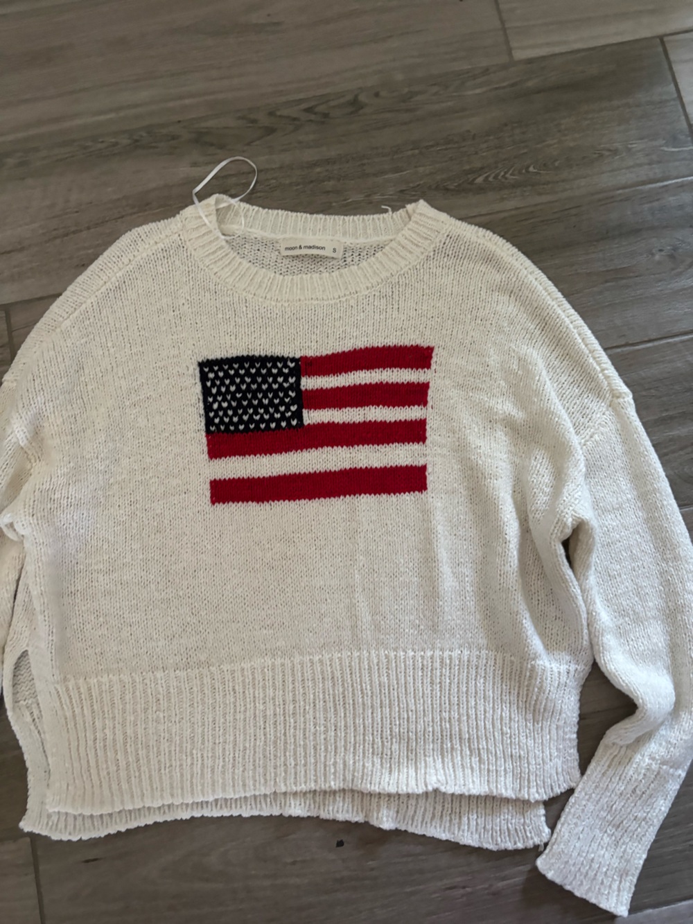 Moon & Madison American flag sweater - Picture 2 of 3